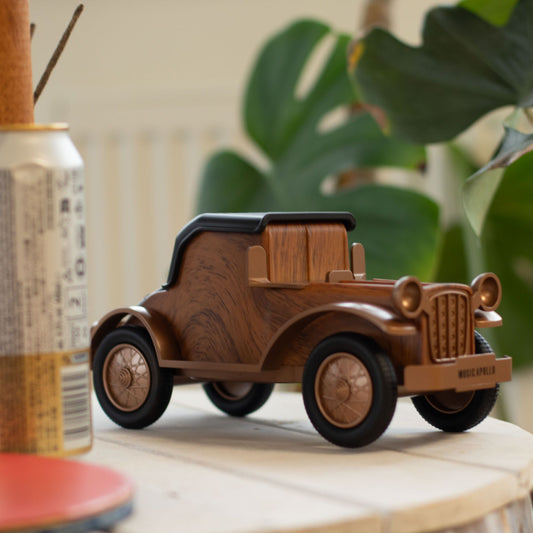 Classic vintage car-shaped Bluetooth speaker in wood-effect body with retro chrome details