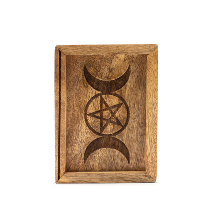 Close-up of mango wood grain and smooth finish, highlighting sturdy construction and natural texture