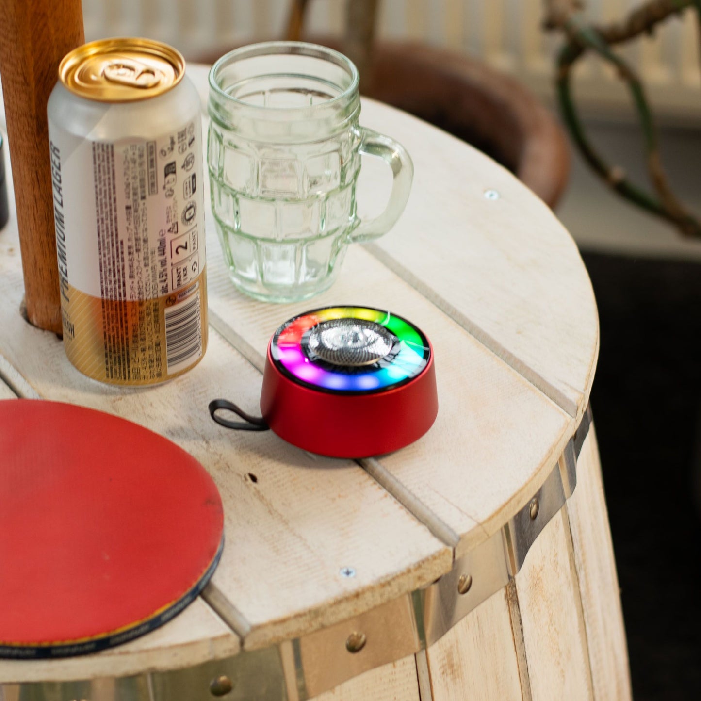 Bluetooth connection to phone with 10m range, mandala LED cycling through colourful patterns